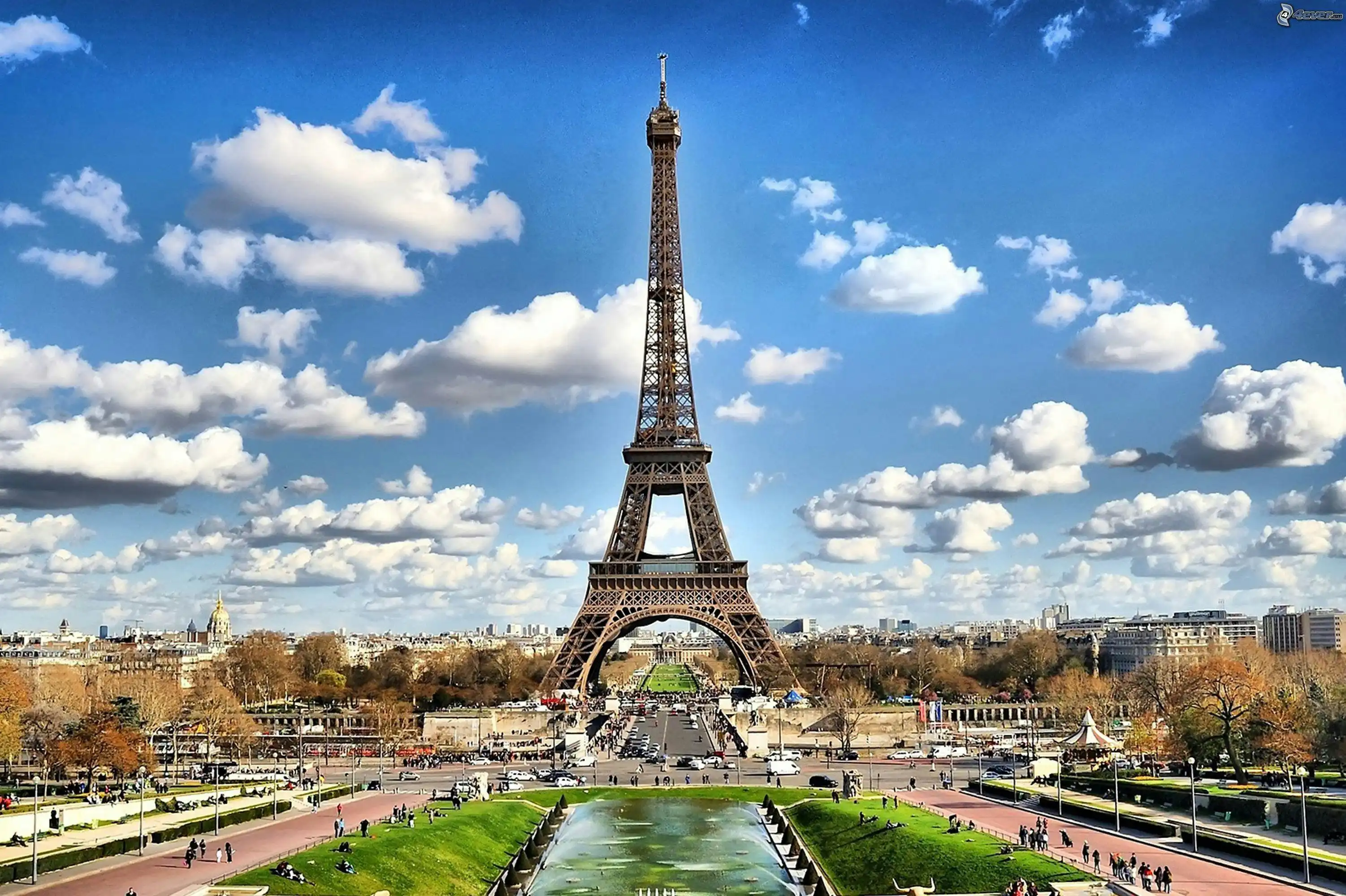 An image of the Eiffel Tower in Paris, France during the day